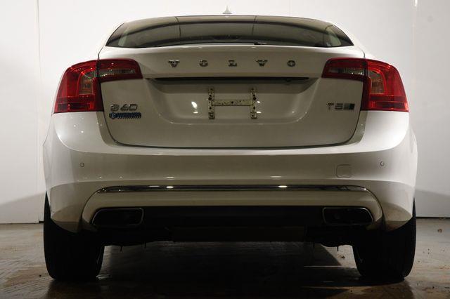 2017 Volvo S60 Inscription Platinum photo