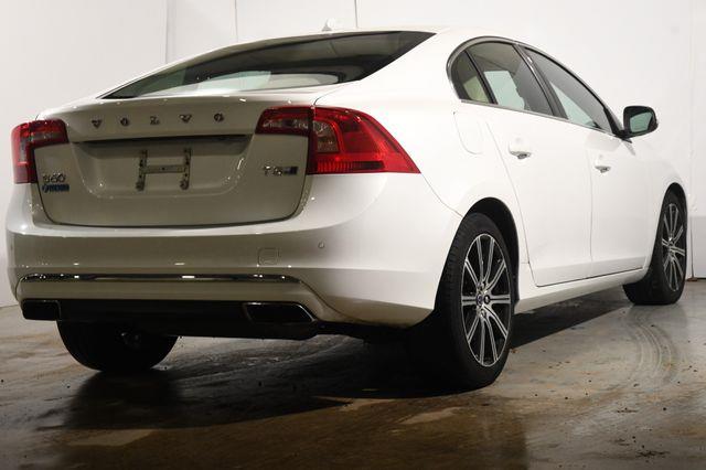 2017 Volvo S60 Inscription Platinum photo