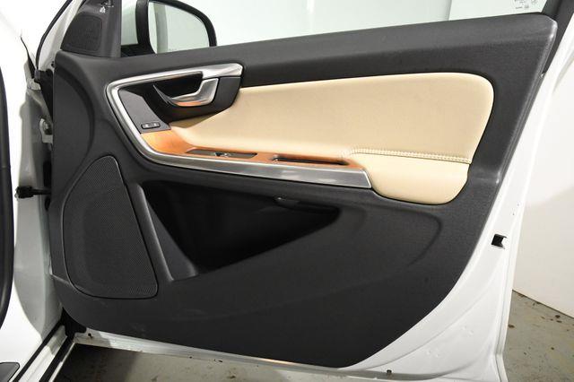 2017 Volvo S60 Inscription Platinum photo