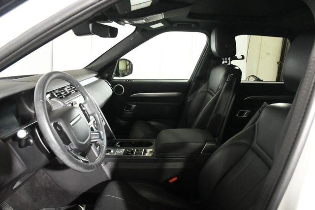 2020 Land Rover Discovery Landmark Edition photo