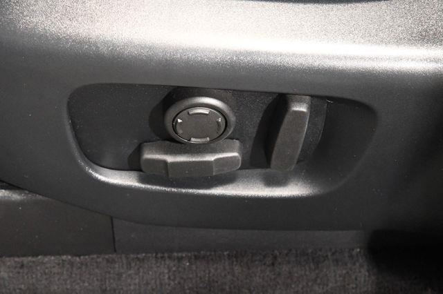 2020 Land Rover Discovery Landmark Edition photo