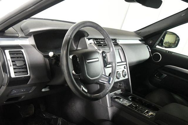 2020 Land Rover Discovery Landmark Edition photo