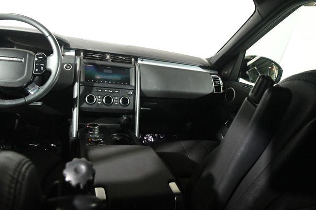 2020 Land Rover Discovery Landmark Edition photo