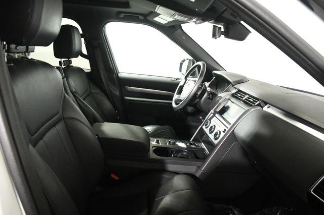 2020 Land Rover Discovery Landmark Edition photo