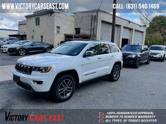 The 2017 Jeep Grand Cherokee Limited photos