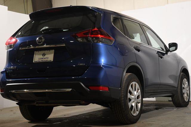 2019 Nissan Rogue AWD SV photo