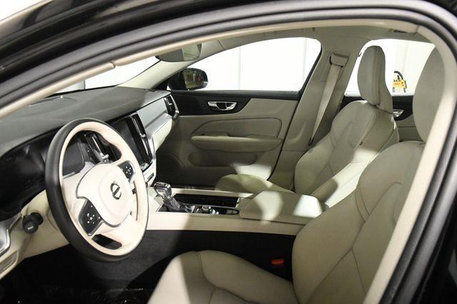 2020 Volvo S60 Momentum photo