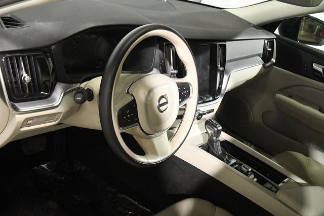 2020 Volvo S60 Momentum photo
