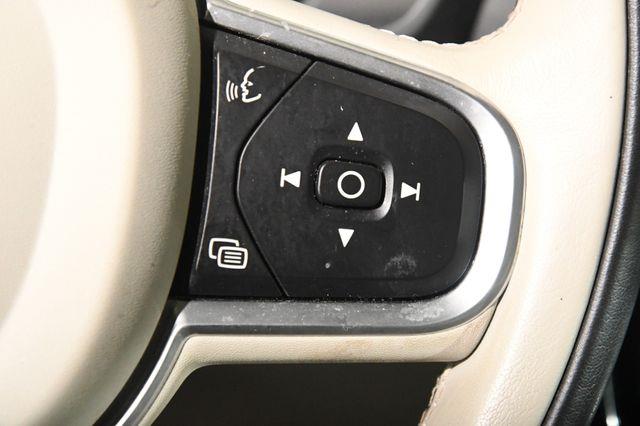 2020 Volvo S60 Momentum photo