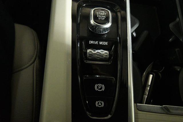 2020 Volvo S60 Momentum photo