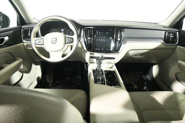 2020 Volvo S60 Momentum photo