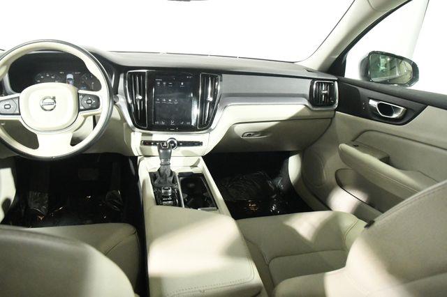 2020 Volvo S60 Momentum photo