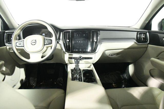 2020 Volvo S60 Momentum photo
