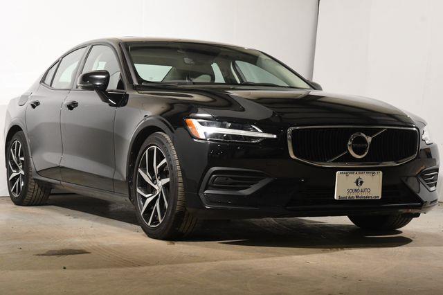 2020 Volvo S60 Momentum photo