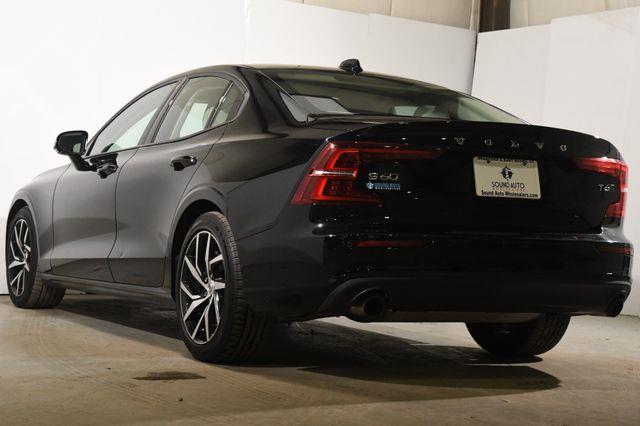 2020 Volvo S60 Momentum photo