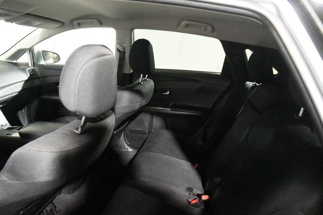 2015 Toyota Venza LE photo