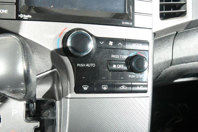 2015 Toyota Venza LE photo