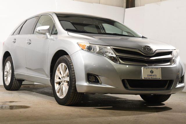 2015 Toyota Venza LE photo