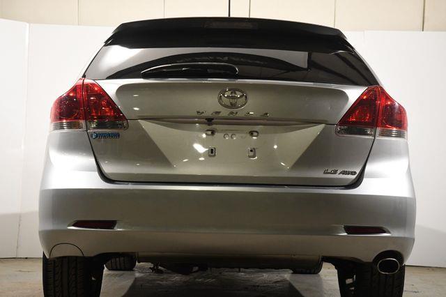 2015 Toyota Venza LE photo