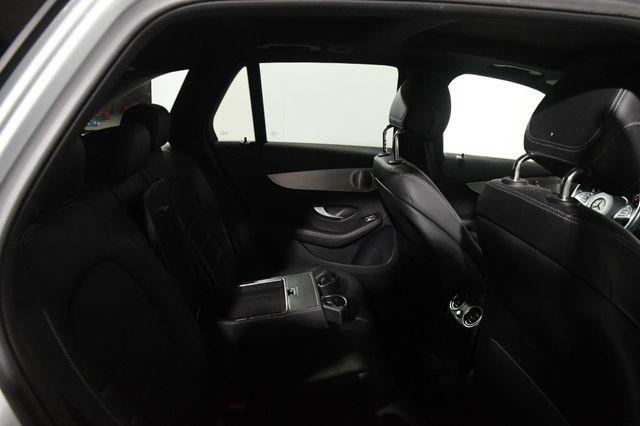 2019 Mercedes-Benz GLC 300 AWD photo