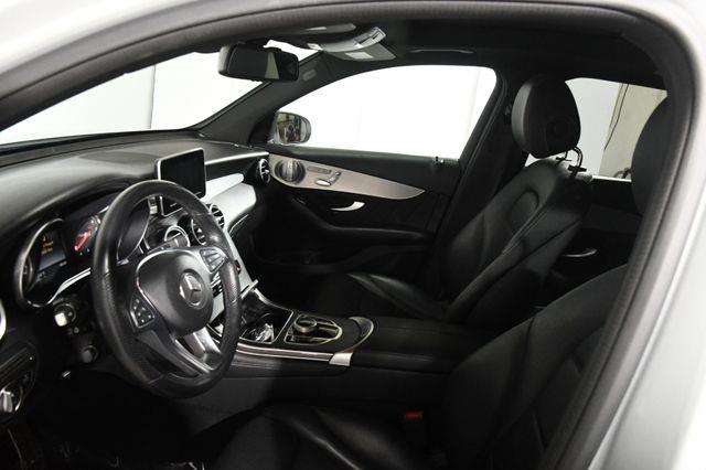 2019 Mercedes-Benz GLC 300 AWD photo