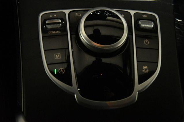 2019 Mercedes-Benz GLC 300 AWD photo