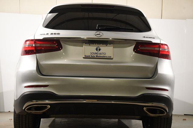 2019 Mercedes-Benz GLC 300 AWD photo