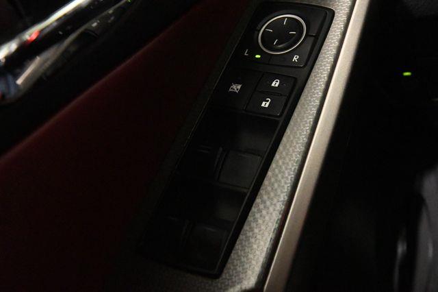 2016 Lexus IS 350 photo