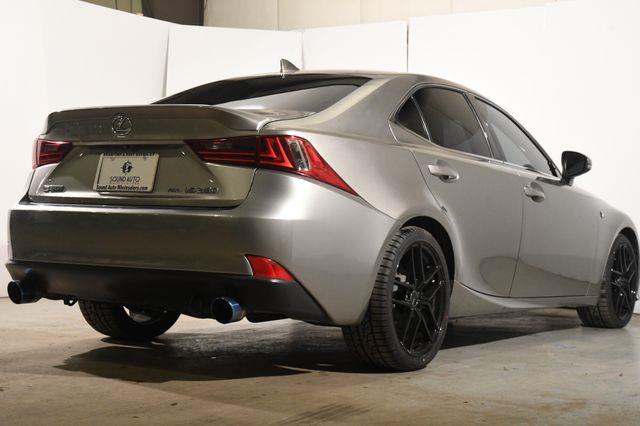 2016 Lexus IS 350 photo