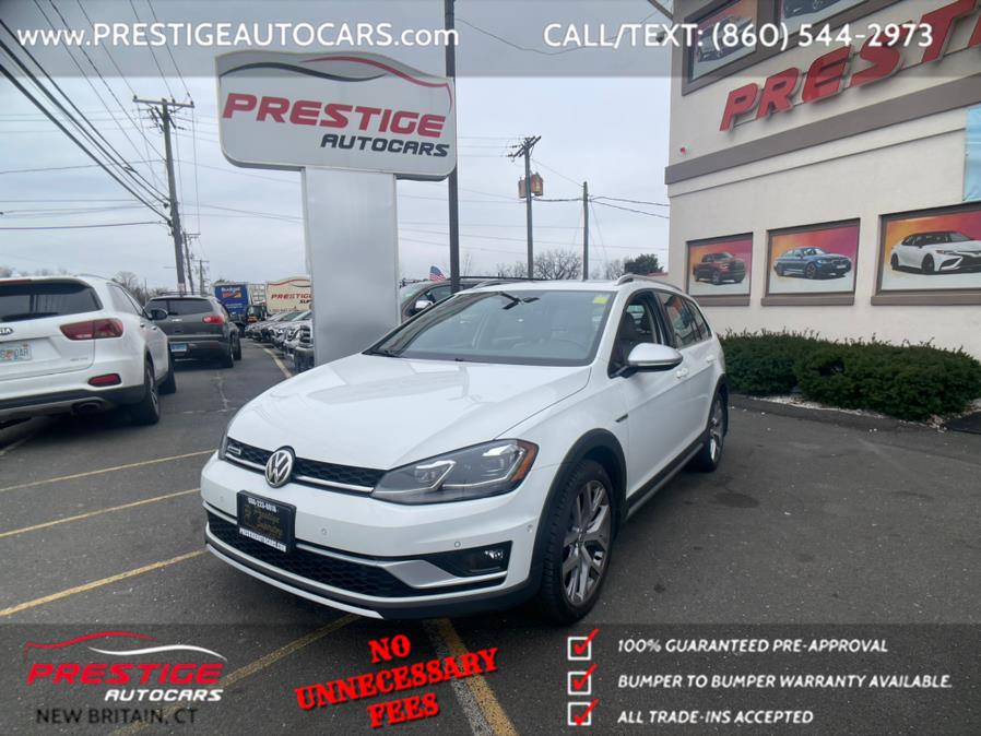 The 2019 Volkswagen Golf Alltrack TSI SE photos