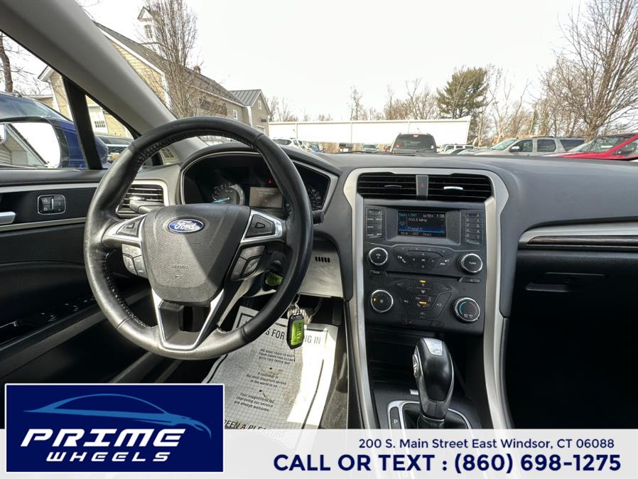 2013 Ford Fusion SE photo