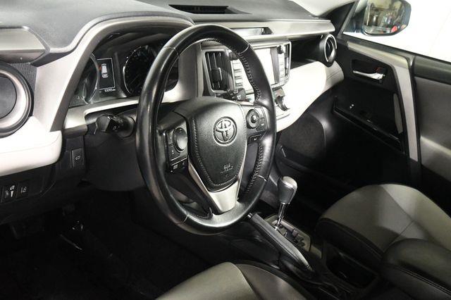 2016 Toyota RAV4 Hybrid Limited photo