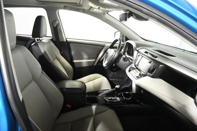 2016 Toyota RAV4 Hybrid Limited photo