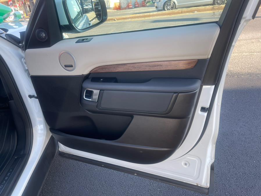 2017 Land Rover Discovery HSE V6 Supercharged photo
