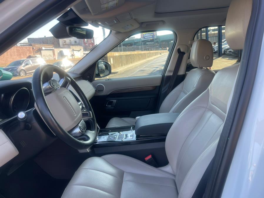 2017 Land Rover Discovery HSE V6 Supercharged photo