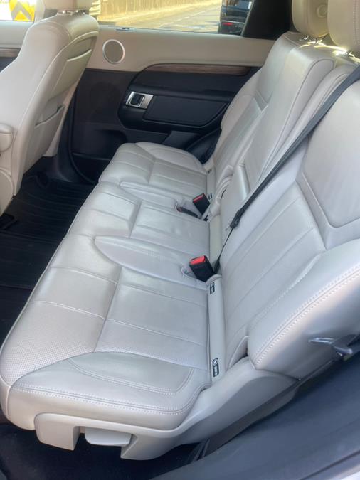 2017 Land Rover Discovery HSE V6 Supercharged photo