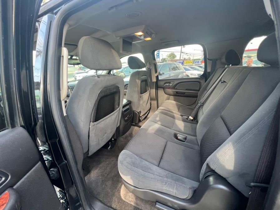 2009 Chevrolet Suburban LT 1500 photo