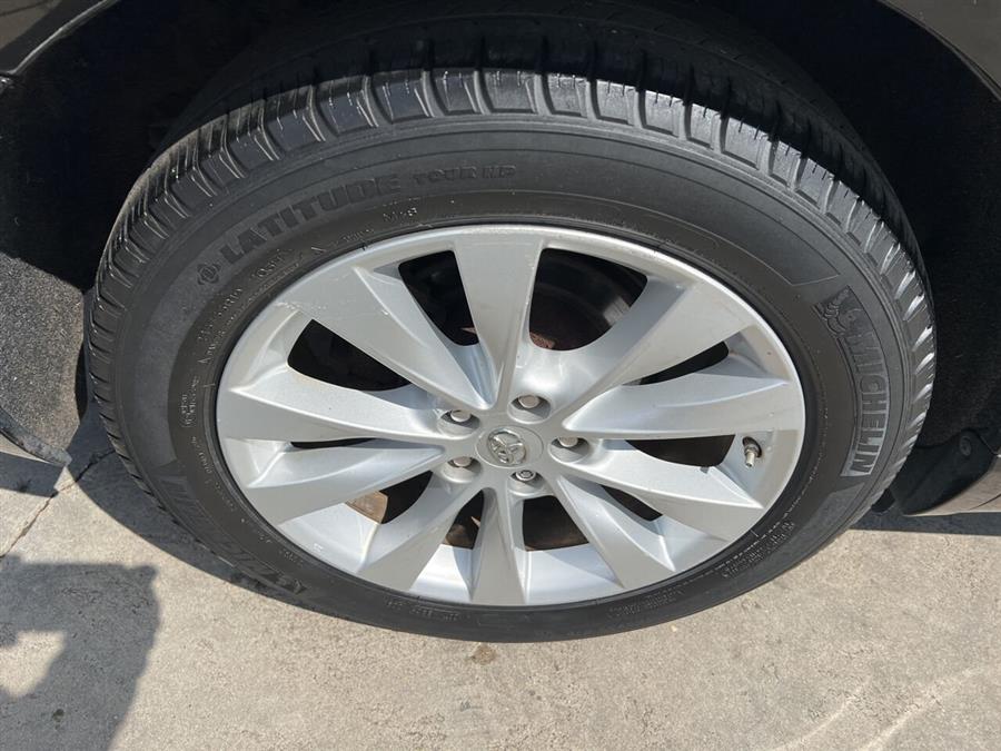2013 Toyota Venza LE photo