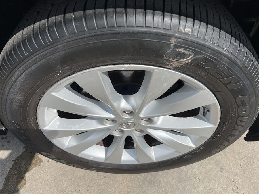 2013 Toyota Venza LE photo