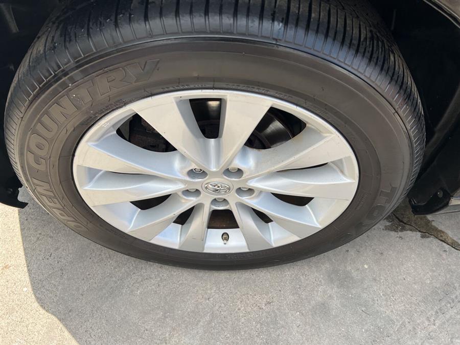 2013 Toyota Venza LE photo