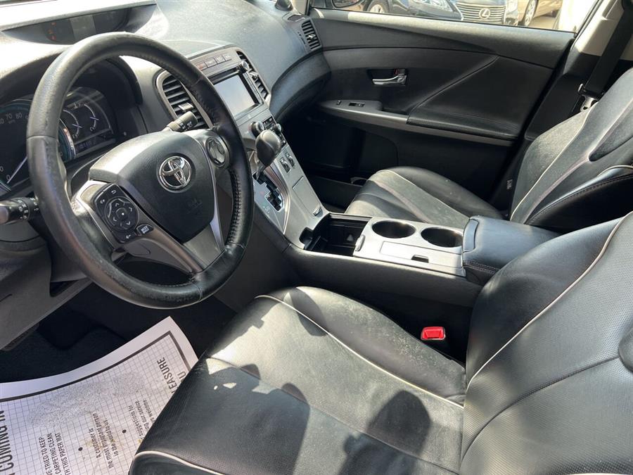 2013 Toyota Venza LE photo