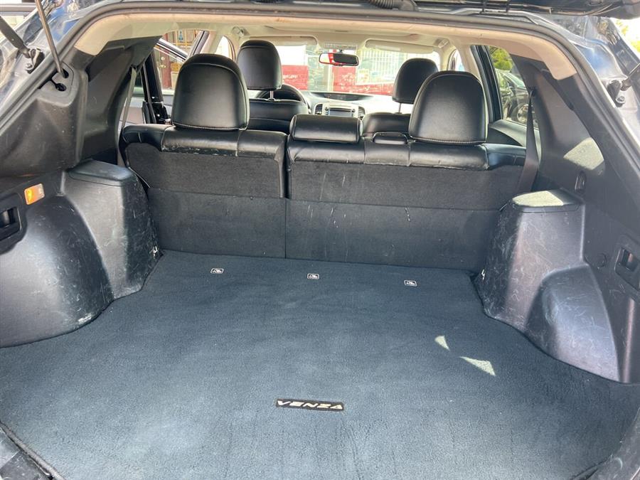 2013 Toyota Venza LE photo