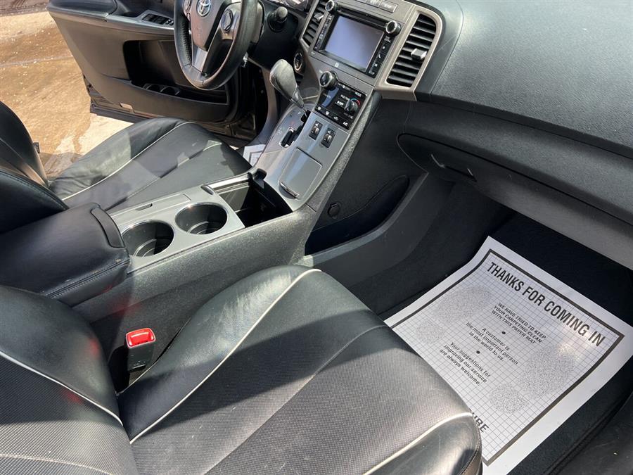 2013 Toyota Venza LE photo