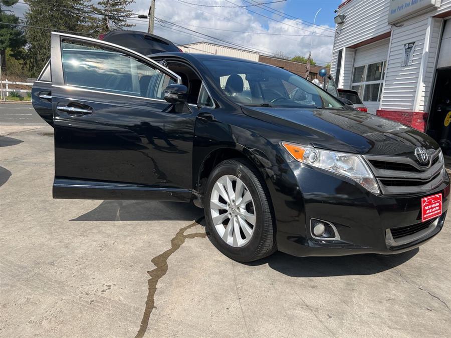 2013 Toyota Venza LE photo