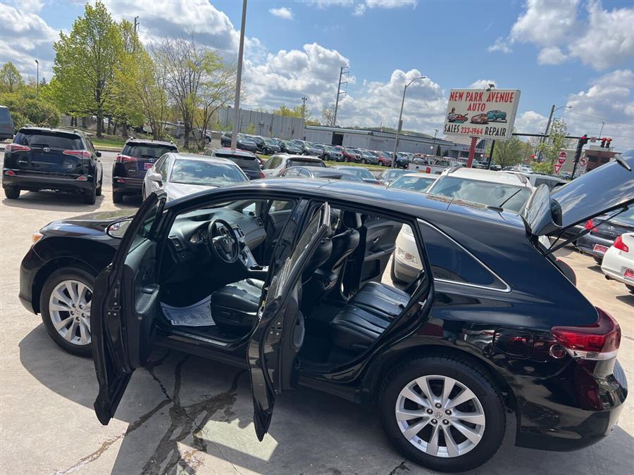 2013 Toyota Venza LE photo