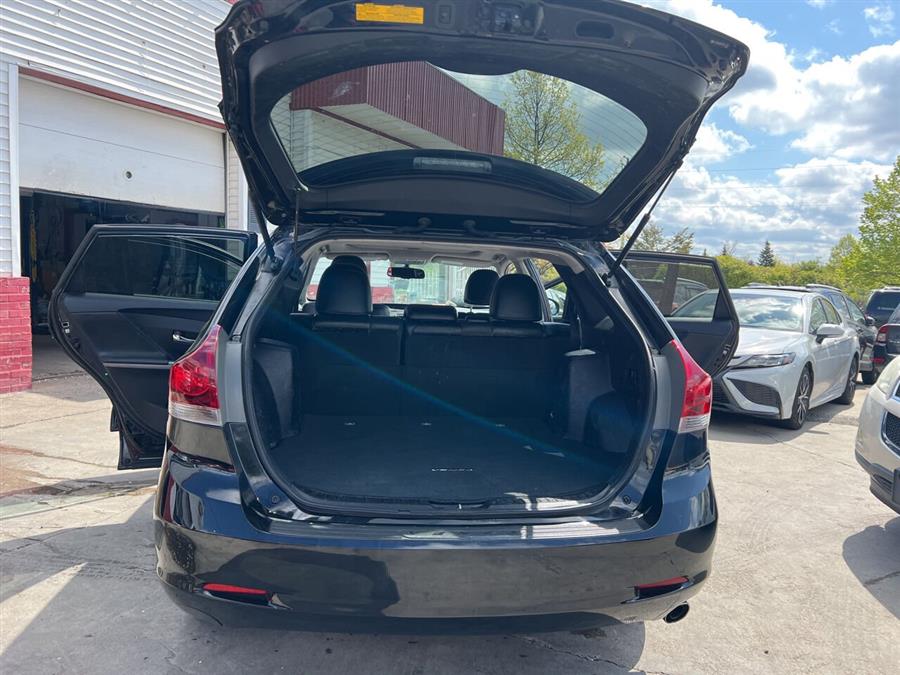 2013 Toyota Venza LE photo