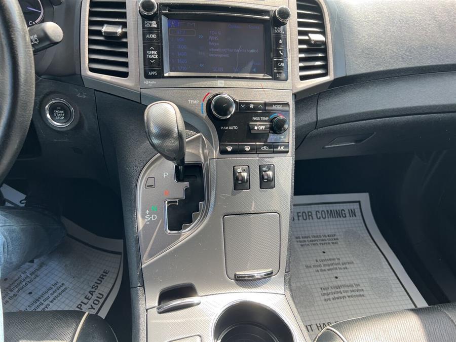 2013 Toyota Venza LE photo