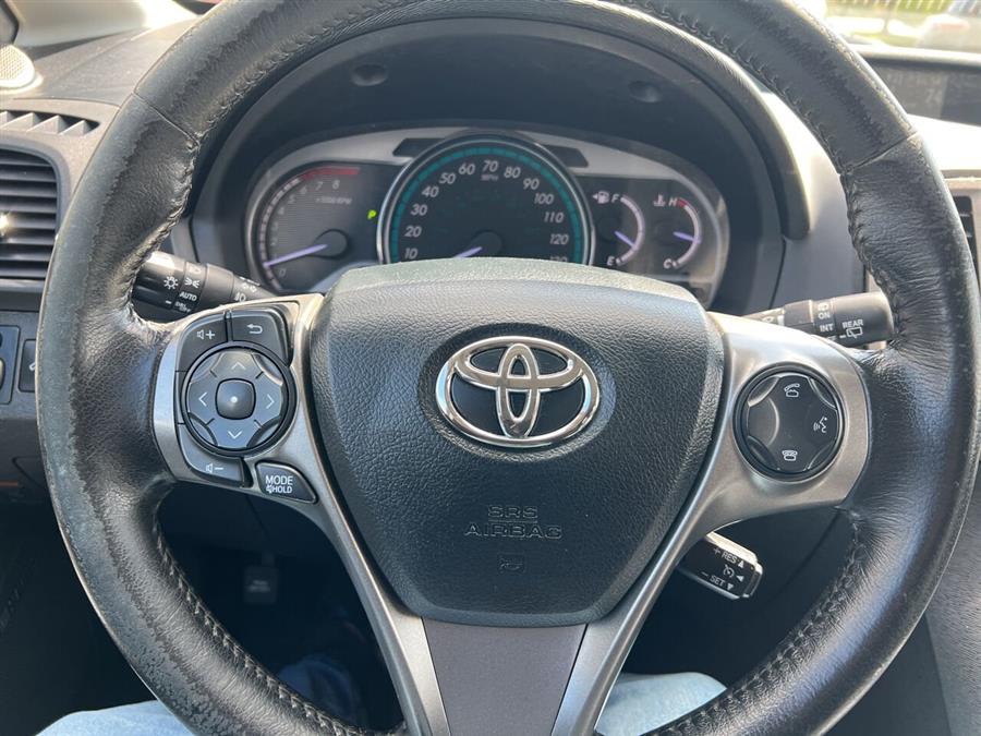 2013 Toyota Venza LE photo