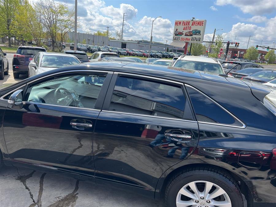 2013 Toyota Venza LE photo