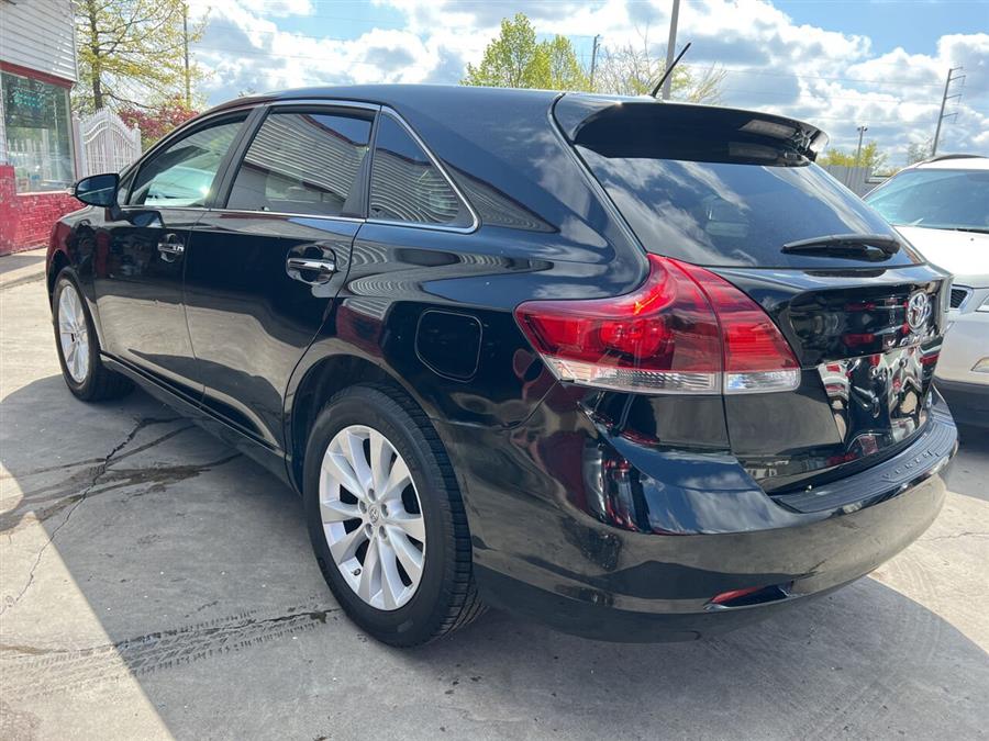 2013 Toyota Venza LE photo